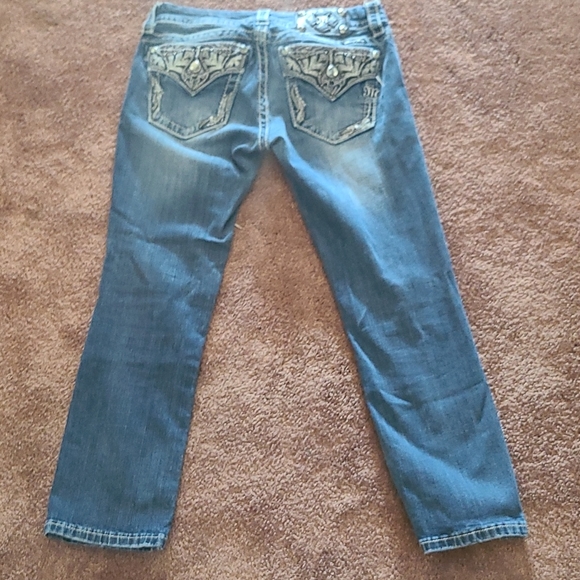 Miss Me Capris - Picture 4 of 4